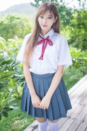 金牌客服董董恩